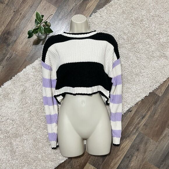 American Eagle Size Medium Purple Black White Striped Cropped Sweater - Picture 1 of 5